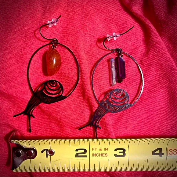 🐌💎 Crystal Black Dangly Snail Earrings 💎🐌 - Picture 8 of 8